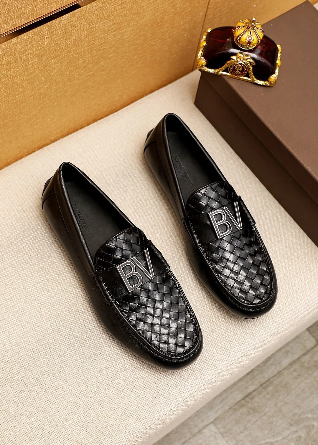 Men's Men's Shoes 💰: 420 💐BV Men's Slip-on Shoes® [BOTTEGA VENETA] Official website counter new model, one-to-one mold opening ⚠Italian calfskin embossed ➕Cow 🐂 leather lining. Driving slip-ons, available at counters, sizes 39-44 (38.45🉑️customized)